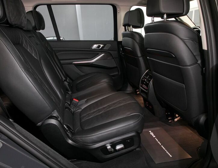 BMW X7 14