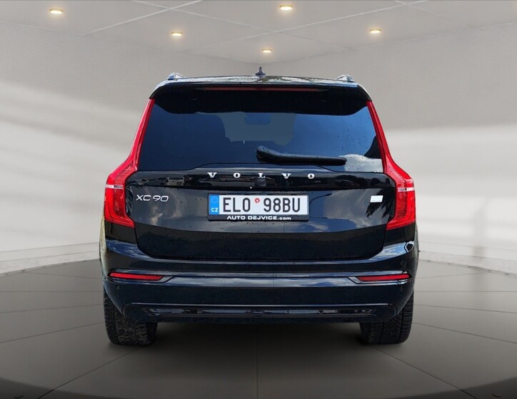 Volvo XC90 4