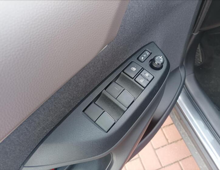 Toyota Yaris Cross 9