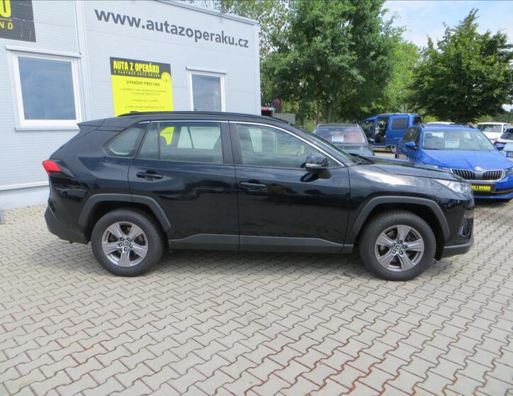 Toyota RAV4 10