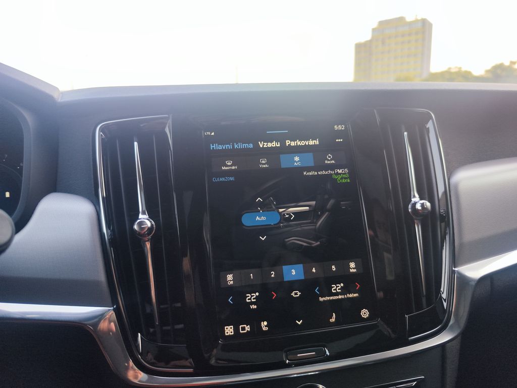Volvo V90
