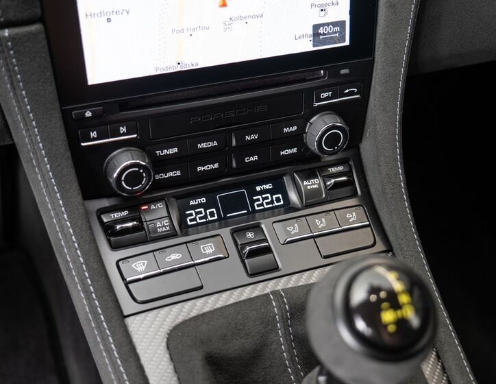 Porsche Cayman 11