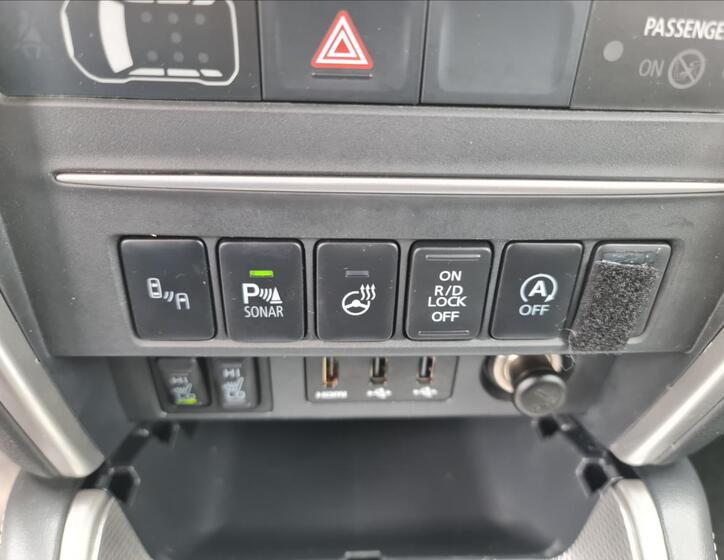 Mitsubishi L200 20