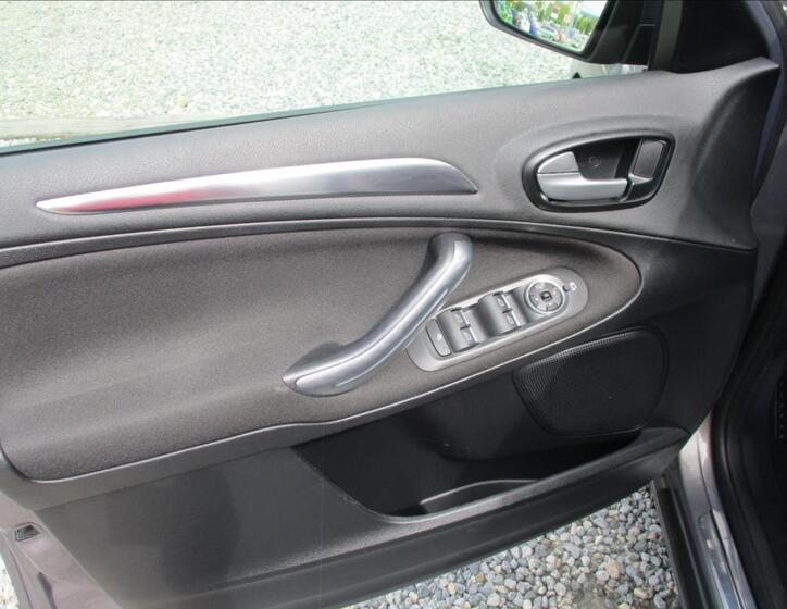 Ford S-MAX 18