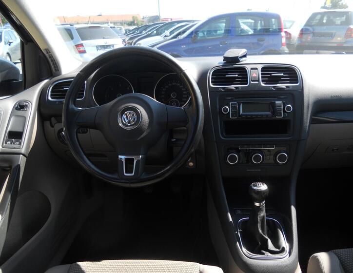 Volkswagen Golf 13