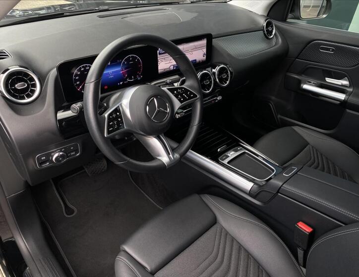 Mercedes-Benz GLA 9