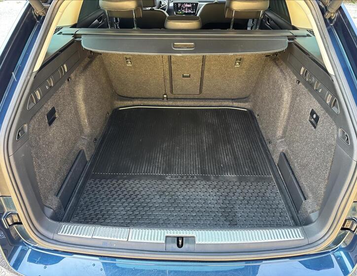 Škoda Superb 30