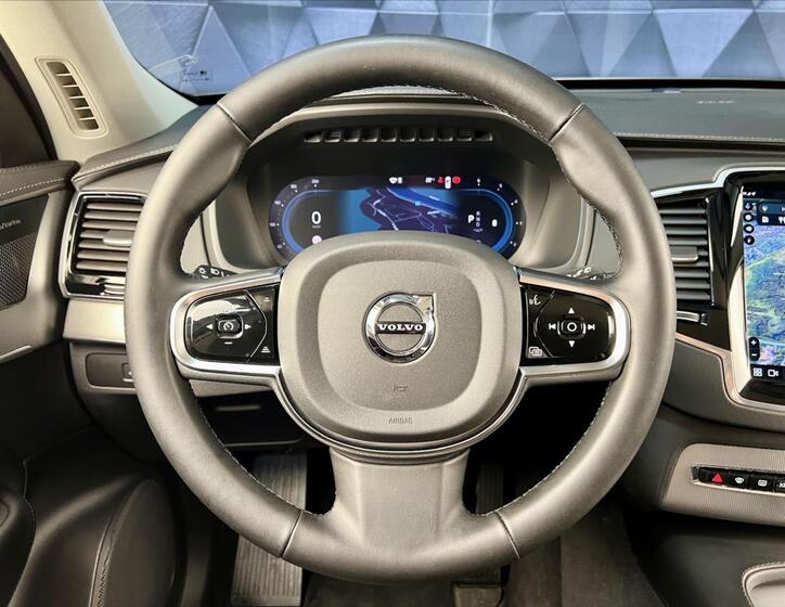 Volvo XC90 13
