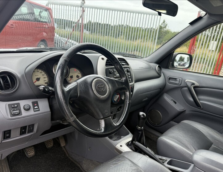 Toyota RAV4 10