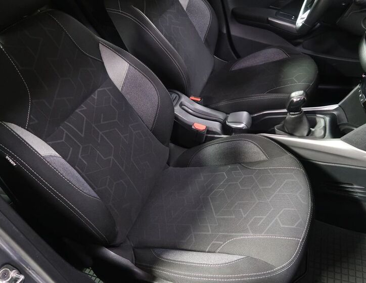 Peugeot 2008 13