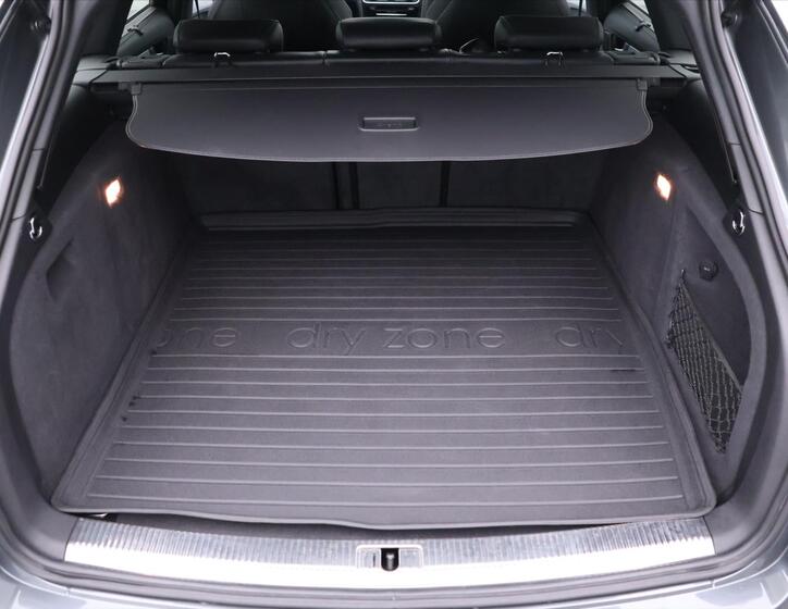 Audi RS 4 10