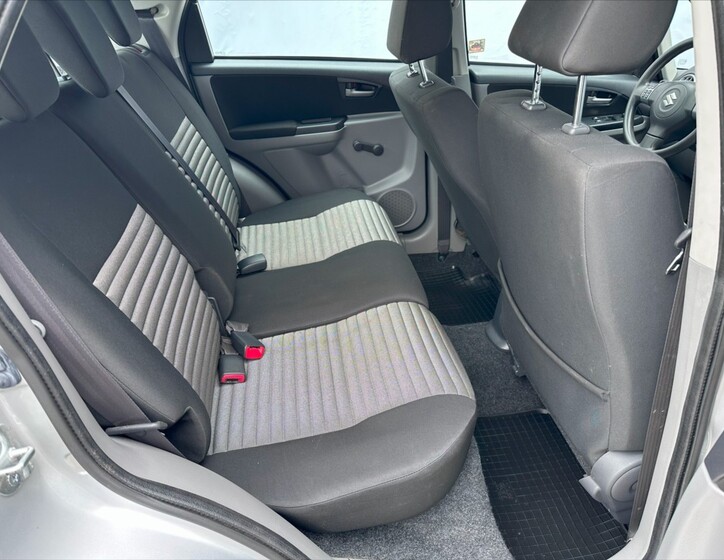 Suzuki SX4 14