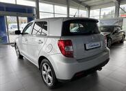 Toyota Urban Cruiser 4