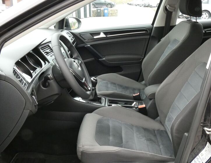 Volkswagen Golf 24