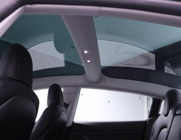 Tesla Model 3 25