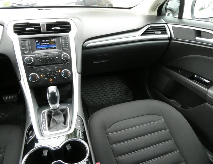 Ford Mondeo 26