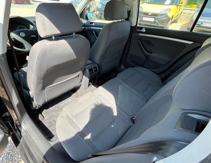 Volkswagen Golf 16
