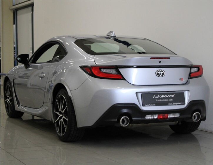 Toyota GR86 3