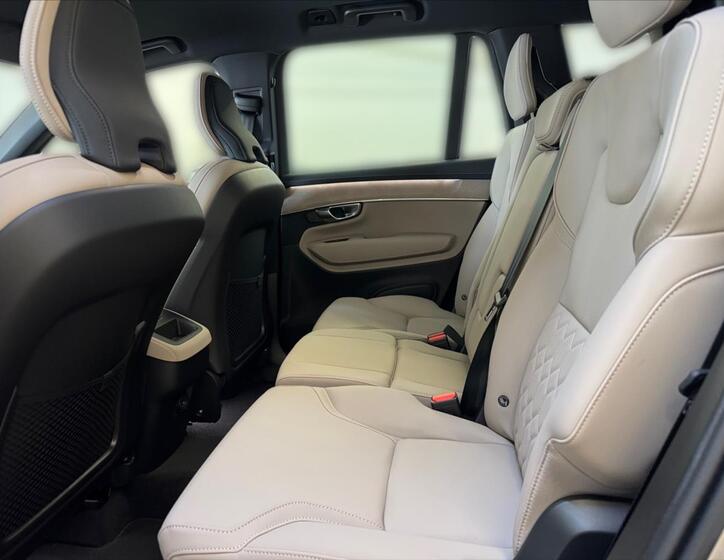Volvo XC90 11