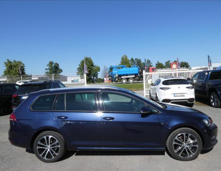 Volkswagen Golf 11