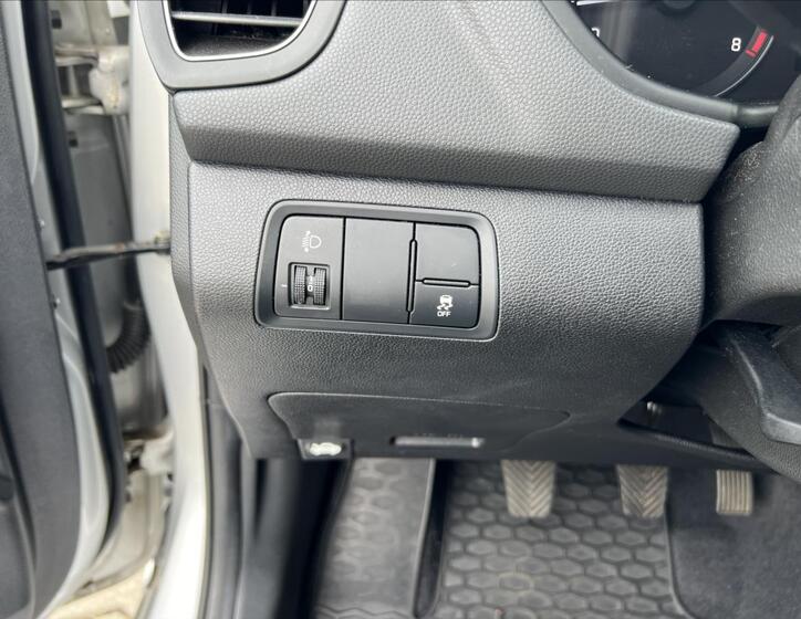 Hyundai i20 16
