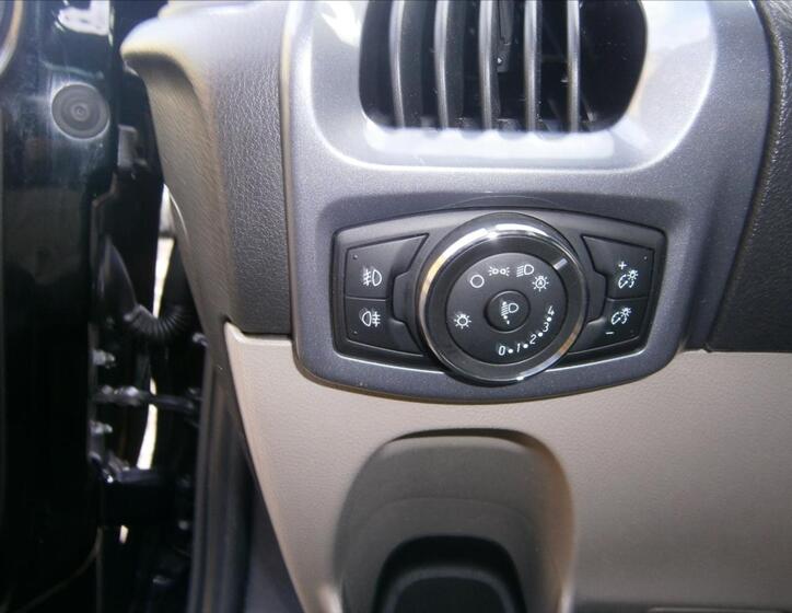 Ford Tourneo Custom 18