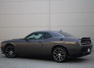 Dodge Challenger 8