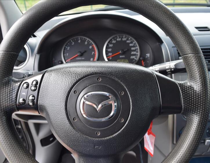 Mazda 2 31
