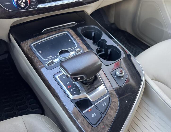 Audi Q7 20