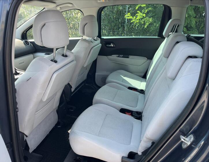 Peugeot 5008 13