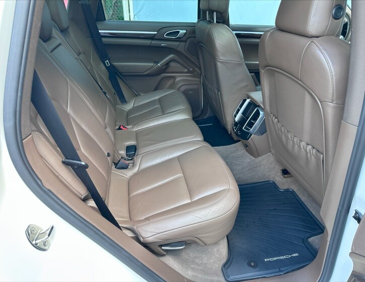 Porsche Cayenne 14