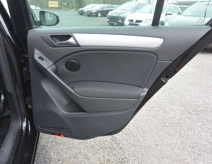Volkswagen Golf 27