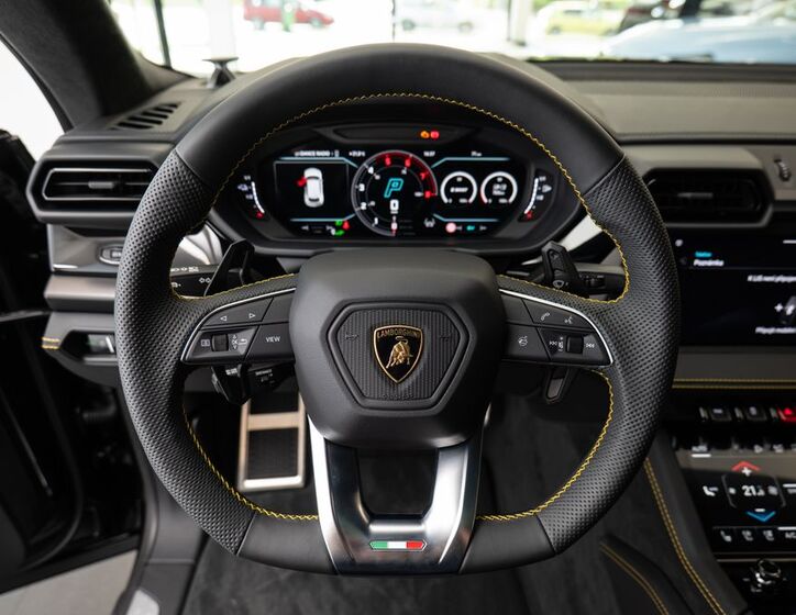 Lamborghini Urus 6