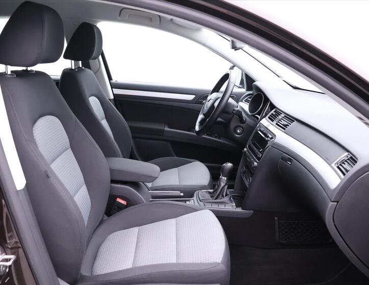 Škoda Superb 14