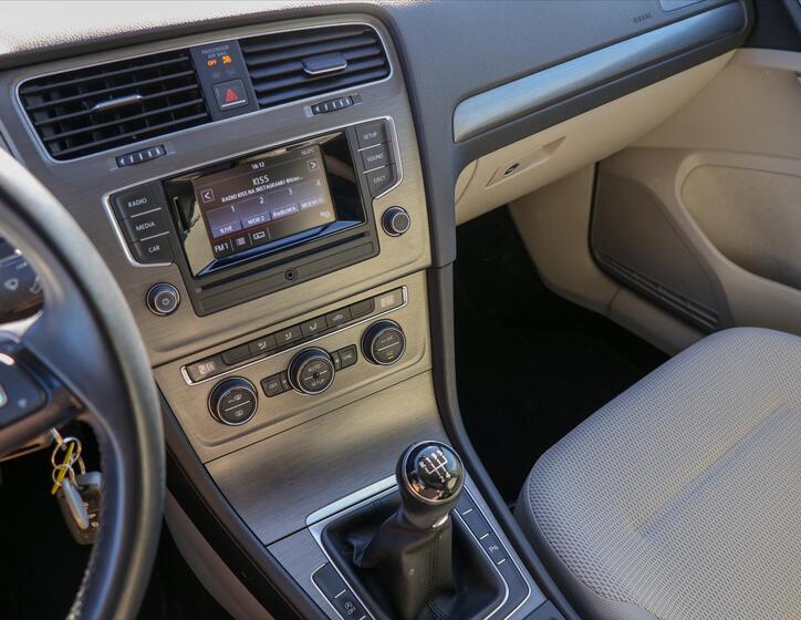 Volkswagen Golf 17