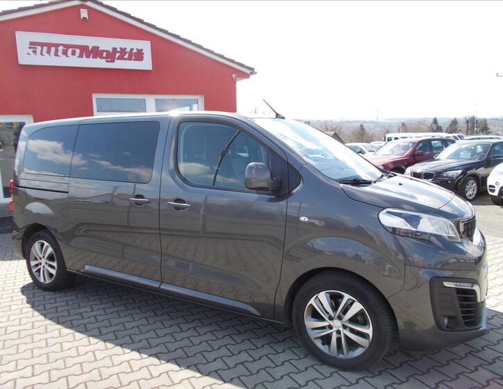 Peugeot Traveller 8