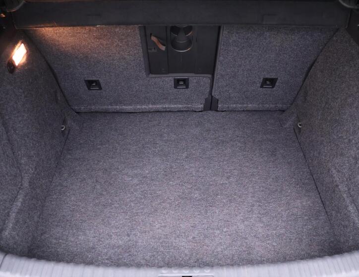 Volkswagen Tiguan 9