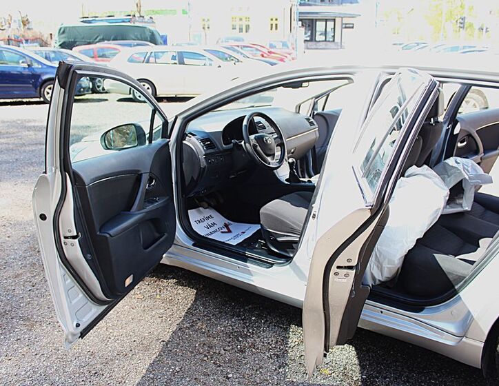 Toyota Avensis 10