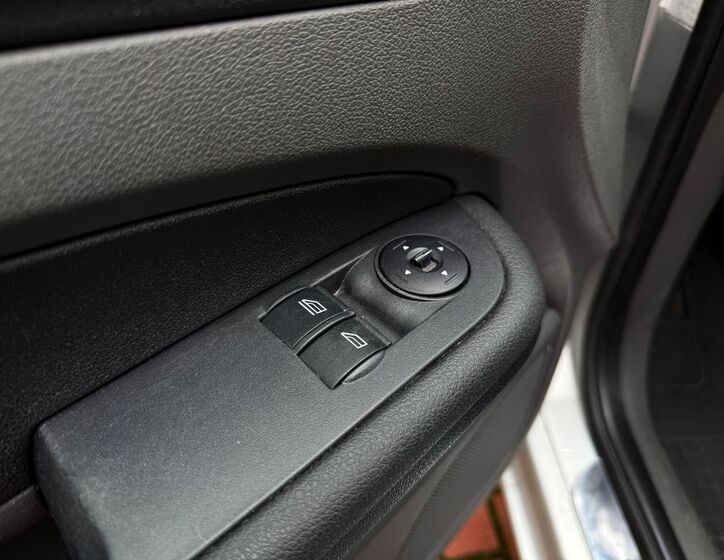 Ford Focus 10