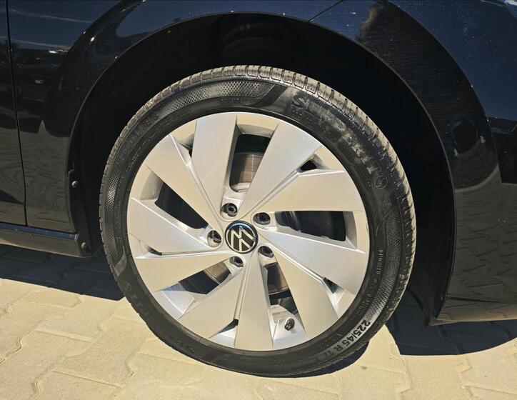 Volkswagen Golf 48