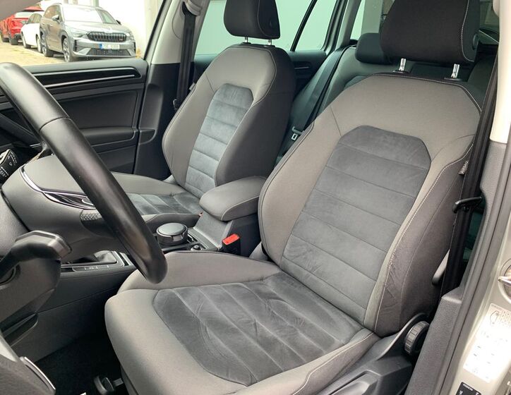 Volkswagen Golf 16
