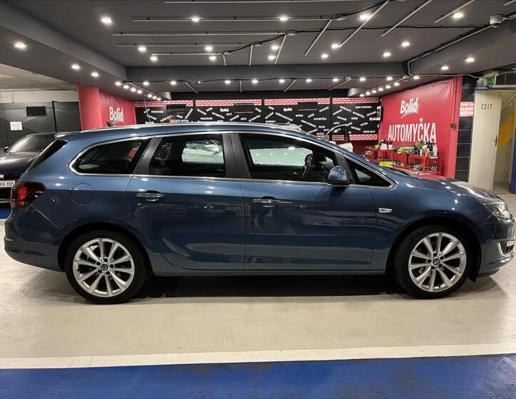Opel Astra 8