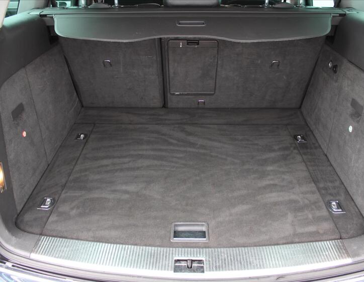 Volkswagen Touareg 12