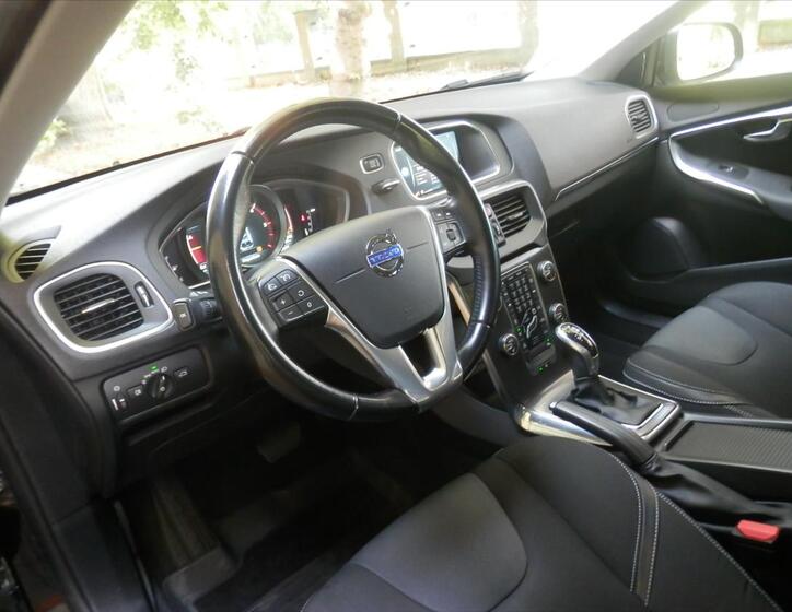Volvo V40 12
