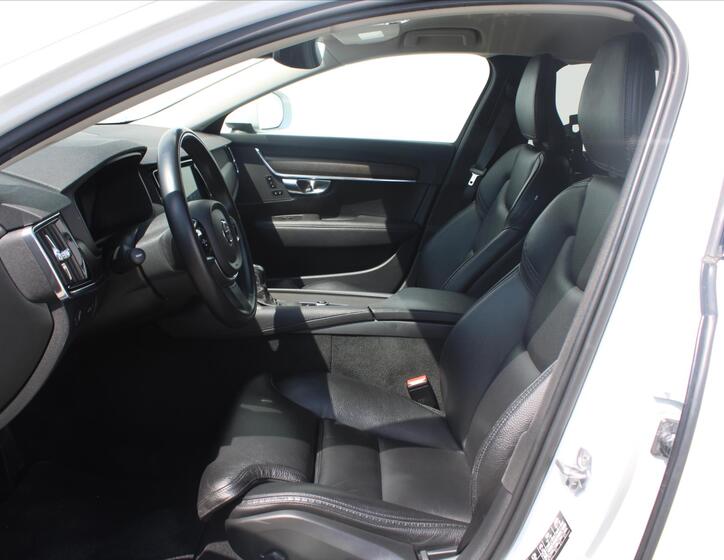 Volvo V90 10