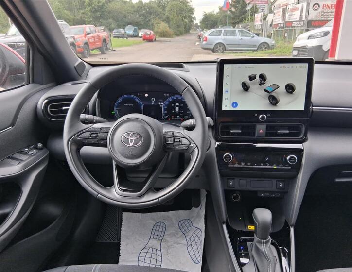 Toyota Yaris Cross 10