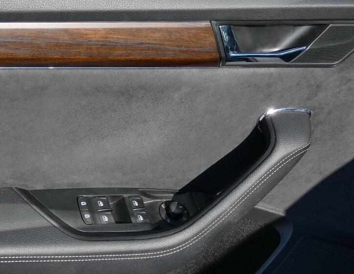 Škoda Superb 9