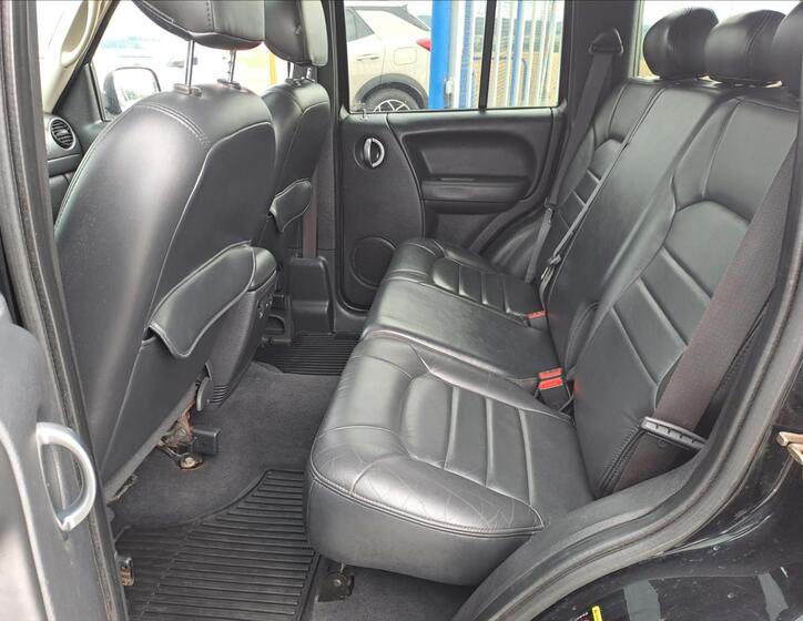 Jeep Cherokee 6
