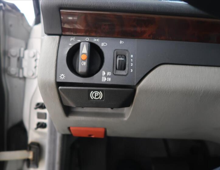 Mercedes-Benz 124 14