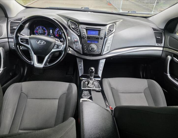 Hyundai i40 19